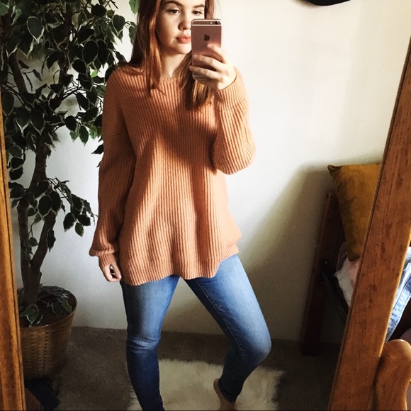 Forever 21 Sweaters - peachy pink sweater 🧡